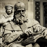 Estatua_de_San_Isidoro_de_Sevilla_en_la_Biblioteca_Nacional_resize