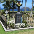 Father_Damien_grave.th.jpg