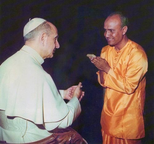 Pope-Paul-VI-Sri-Chinmoy.jpg