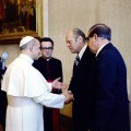 Pope_Paul_VI_Greeting_President_Gerald_R_Ford.th.jpg