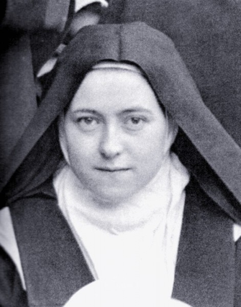 St.Therese of the Child Jesus in the photograph taken in the courtyard of the monastery of Lisieux Easter Monday, April 15, 1894

<a href="https://commons.wikimedia.org/wiki/File:Teresa-de-Lisieux.jpg" title="via Wikimedia Commons" target="_blank">Celine Martin (Sor Genoveva de la Santa Faz)</a> / CC0